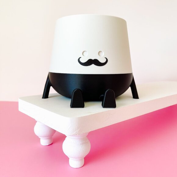 Larold the gentleman // happy pot - plant pots for lined plants - Picture 2 of 3